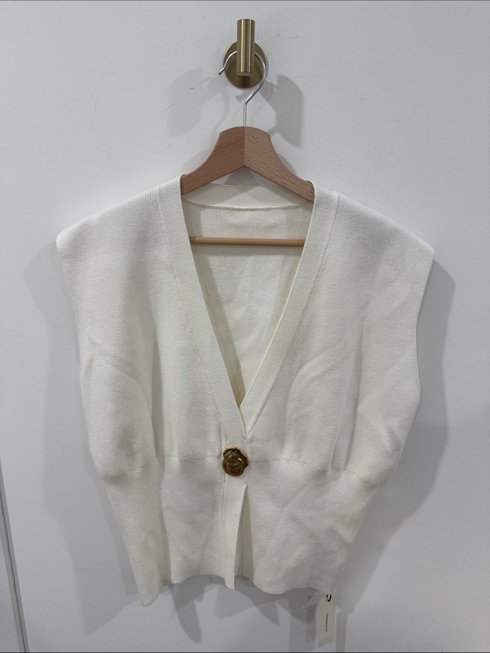 Commense Ivory V-Neck Sleeveless Sweater Vest with Gold Button